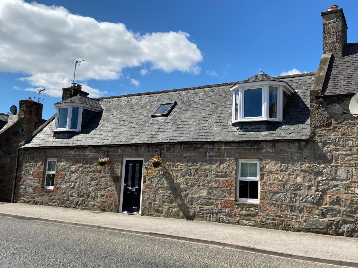Islas Cottage, A Home In The Heart Of Speyside ダフタウン エクステリア 写真